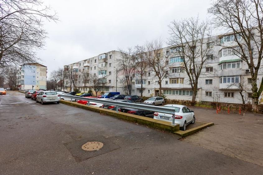 Apartament cu 2 camere semidecomandat,  zona Ura, str. Electricienilor - 21