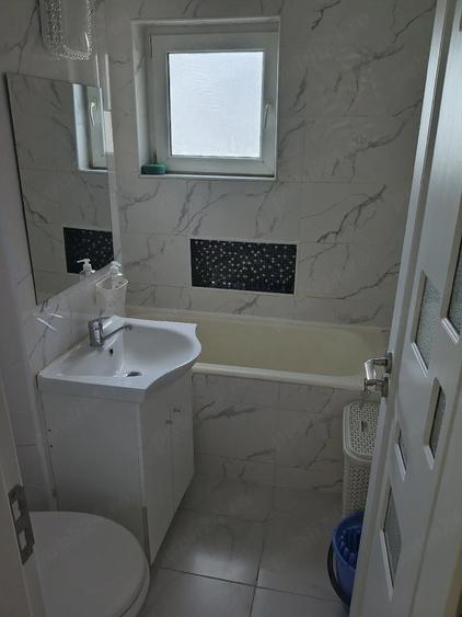 Inchiriez apartament cu 2 camere etajul 3 mobilat utilat langa Liceul Panait Cerna - 1