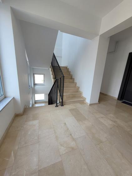 COMISION 0! SUPER PRET - STUDIO  FINALIZAT 45.80 MP - ACCES PISCINA - 67900 E - 30