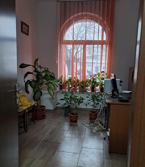 Ofer spre închiriere spațiu comercial - 6