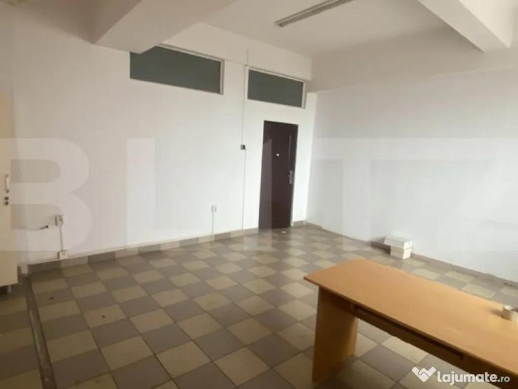 Spa?iu de birou, 25 mp, zona P-?a 1 Mai - 3