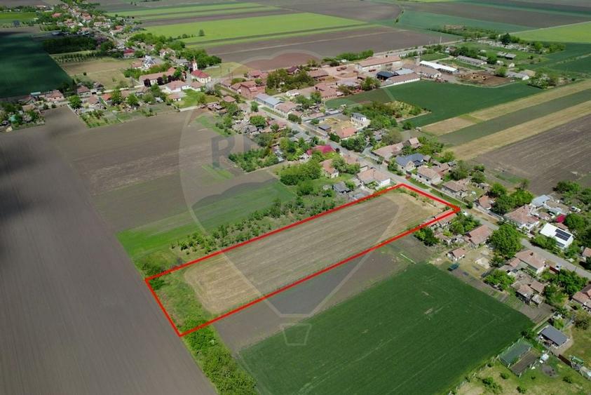 Teren intravilan 5,018mp Variasu Mare - 15 km de Arad/ str. Principala - 5