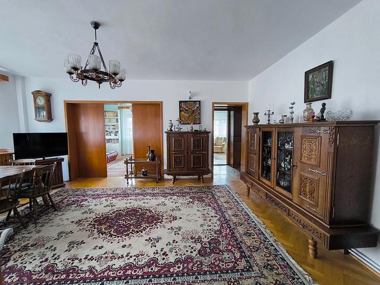 Vila cu 2 apartamente si teren de 670 mp. - 5