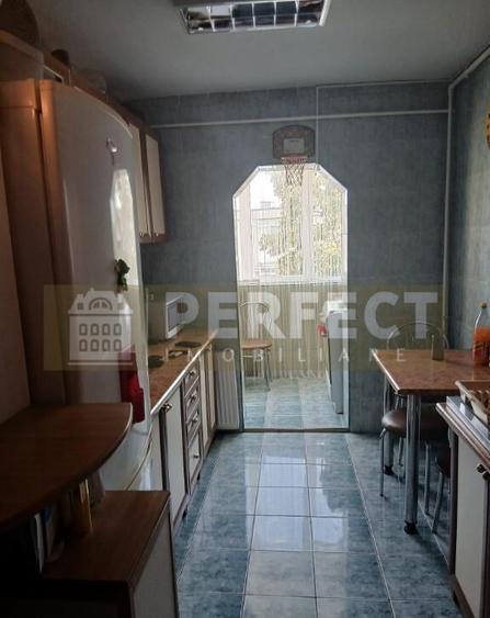 Zona PALTINIS, 58mp, 3 camere , AN 1986!! Pret 71000 euro!! - 3