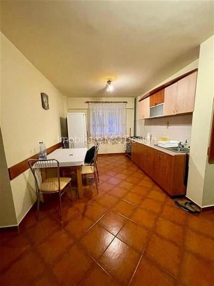 Apartament cu 3 camere decomandat în Aradului Apartament cu 3 camere decomandat în Aradului