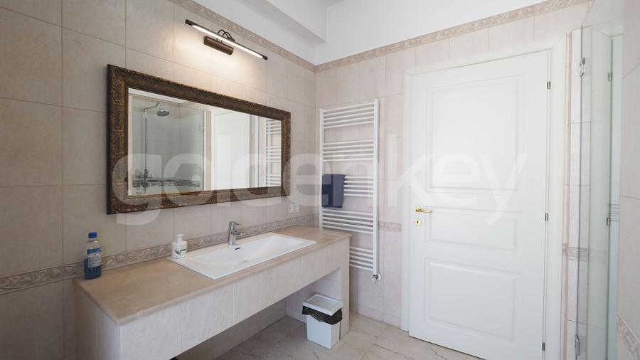 Vila cu finisaje moderne in complex rezidential - 19