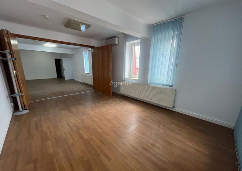 Vila P+2 zona Banu Manta