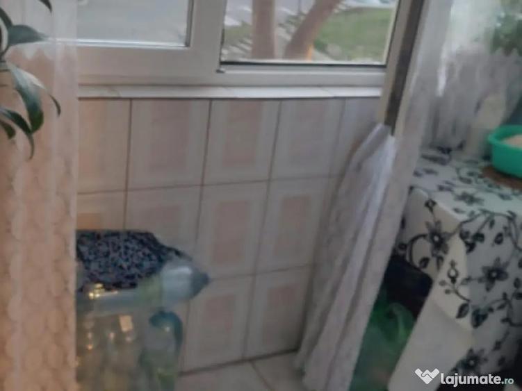 Apartament 2 camere de vanzare, situat in zona Poarta 6 - 6