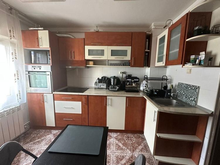 Apartament 2 camere de inchiriat pe termen lung in Sepsi, zona Strand. Dotat cu AC,mobilat. Ideal pentru un angajat la stat sau cuplu. - 3