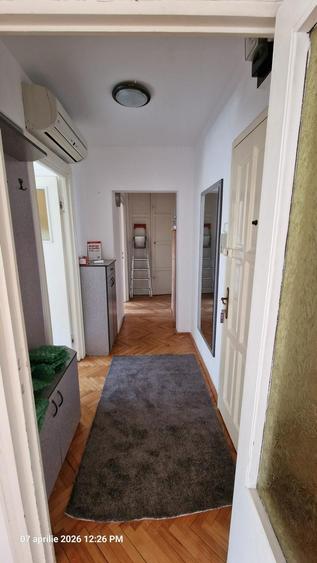 Proprietar vand ap. 2 camere in Oradea, bul. Dacia, et.4/8 decomandat - 8