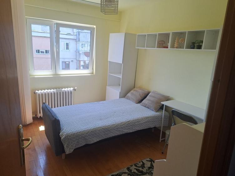 Apartament cu 3 camere decomandat în Dosu Bricii