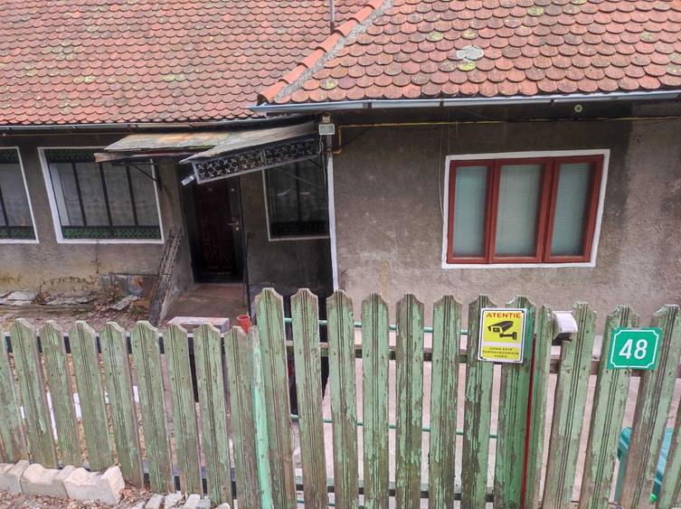 Vanzare apartament in casa curte - 1