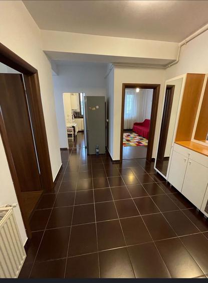 Apartament 3 camere Modern In zona Damaroaia cu loc de parcare - 4