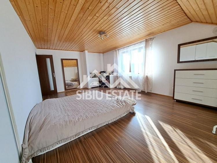 Casa Sibiu cu pivnita si garaj, curte mare - 11