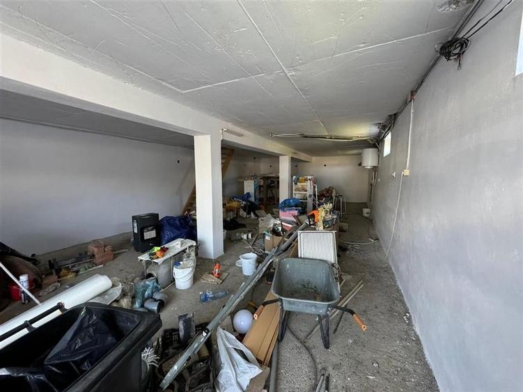 Casa demisol + parter de vanzare in Sat Vadu Rosca - Vulturu - 15