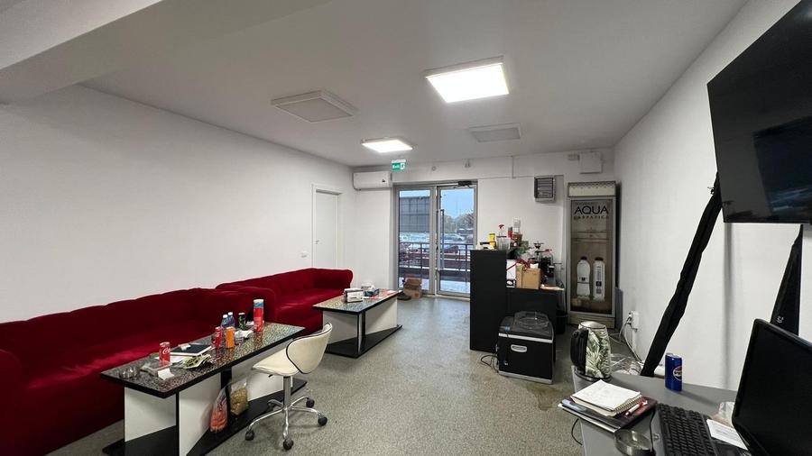 Spațiu comercial de vânzare – 247 mp utili, împărțiți în 2 unități independente - 17