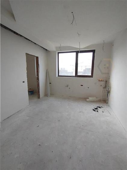 Duplex - personalizare interioara - acces auto - dormitor la parter - 9