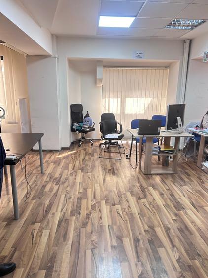 250 mp Birouri de inchiriat - 5