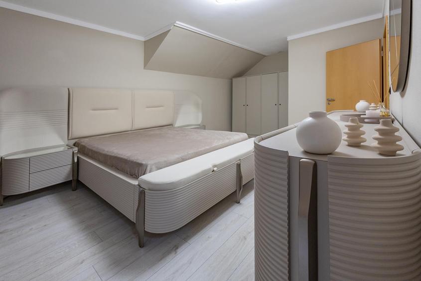 Vila cu doua fronturi si gradina matura, rezidenta sau investitie - 11