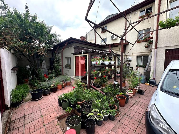 Damaroaia Casa individuala de vanzare , Sector 1, Bucuresti - 1