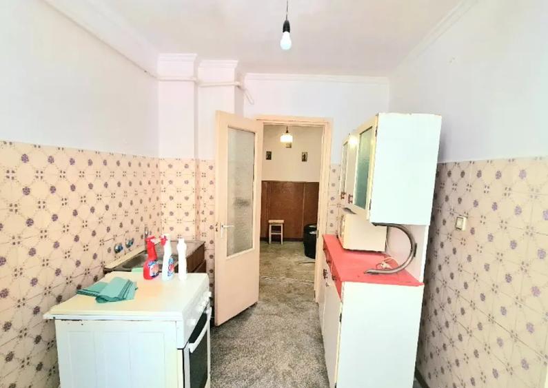 Vand apartament 2 camere, dec. et. 1, balcon mare, Curtea de Arges, str. Elena Cuza - 3