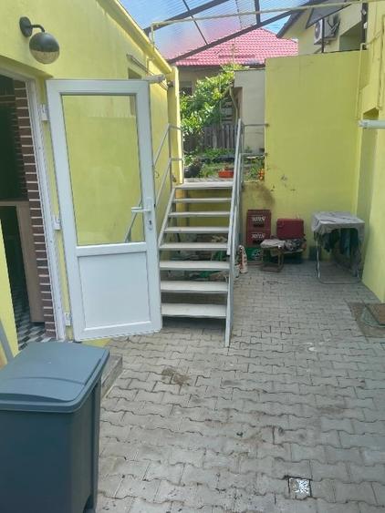 Spatiu comercial si casa de vanzare - 2