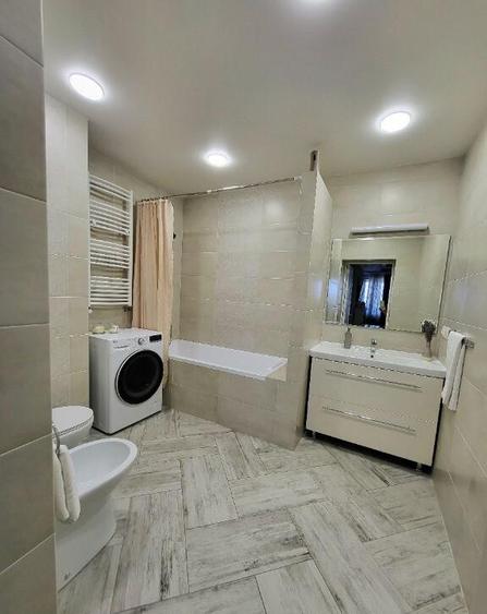 Inchiriez Apartament 3 camere Europa - 1