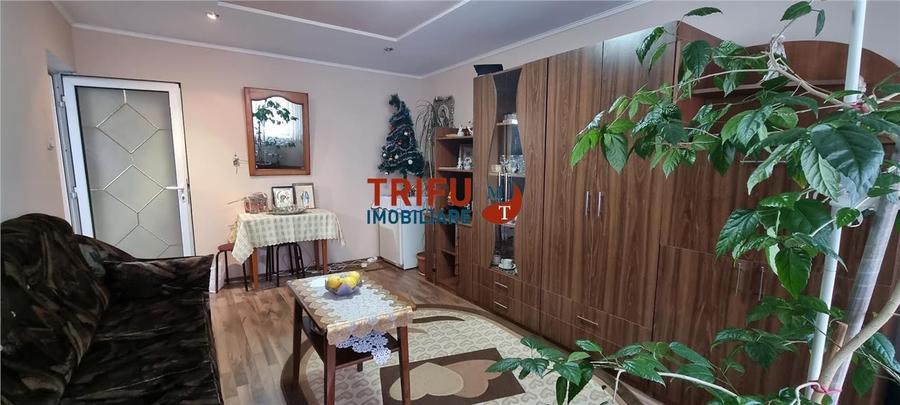 Apartament 2 camere decomandat de vanzare et 3  zona Ampoi 3 - 1