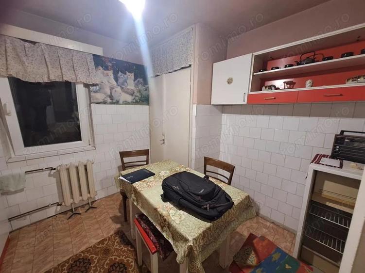 3 camere DECOMANDAT etaj 1 zona Bucovina cu 2 bai si 2 balcoane langa parcul Bucovina ... 72 mp - 6