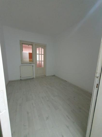 Apartament 3 camere ,parter , Dorohoi Plevna /Piata Mica - 1