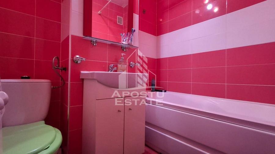 Apartament semidecomandat 3 camere, Miorita - 1