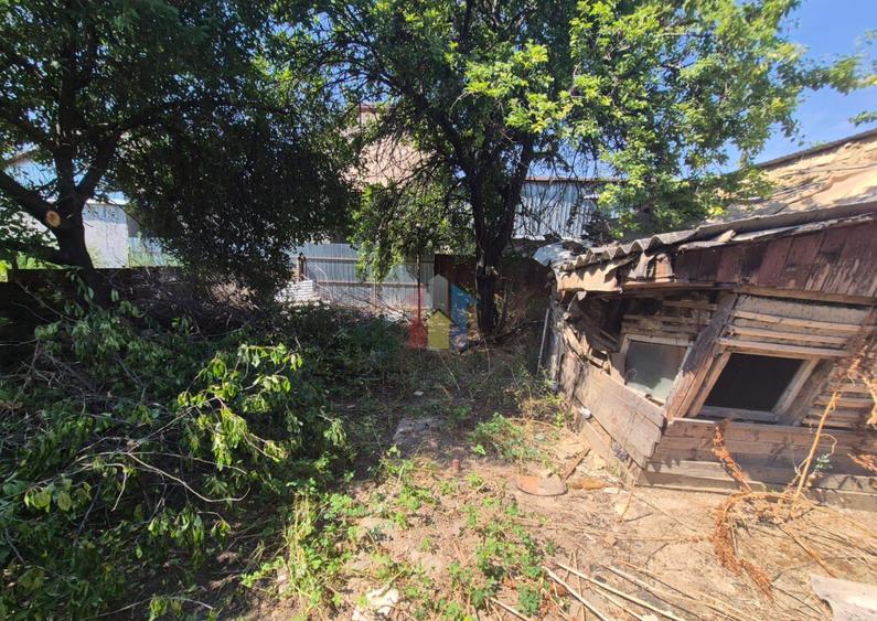 Teren 300 mp cu utilitati, deschidere 10 m, Chercea - 1