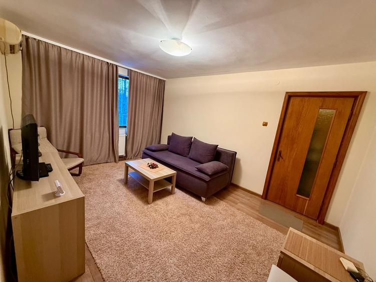 Centru -Colonadelor - 2 camere -centrala gaze - termen lung - 400 Euro - 3