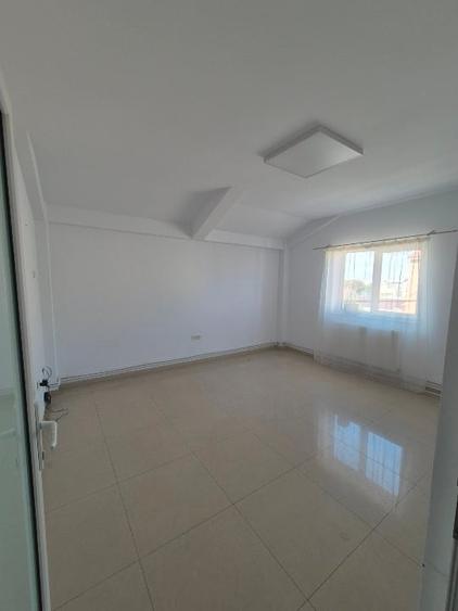 Spatiu central birouri, cabinete - 4