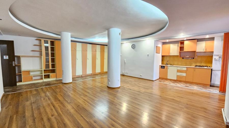 Spatiu comercial Centrul Civic -AFI ,acces stradal,1000 Euro - 7