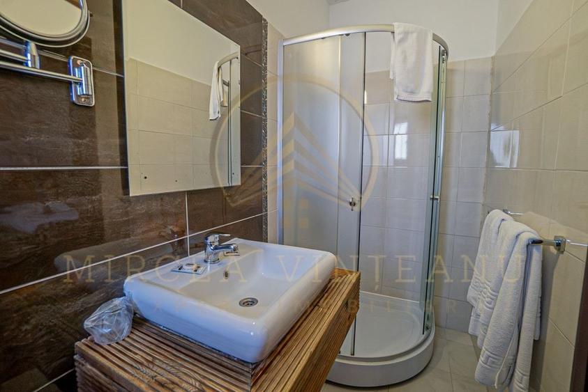 Hotel 3 Stele de Vânzare la  Delfinariu, aproape de Mamaia - 19