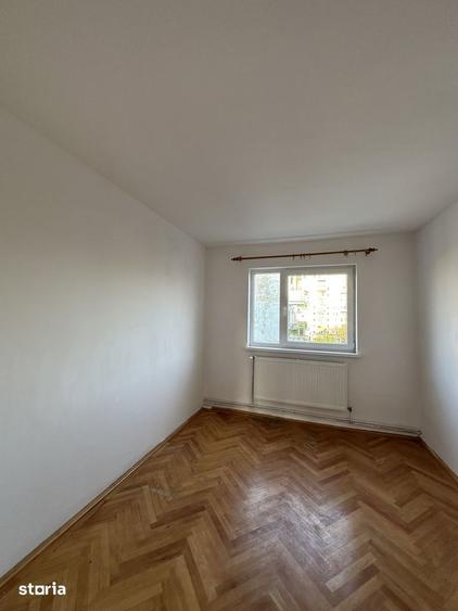 Apartament de 4 camere de vanzare, etaj 3 - 9