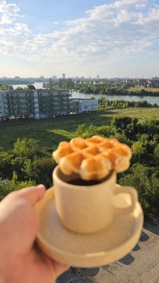 Apartament cu 3 camere decomandat, mobilat în Sisești