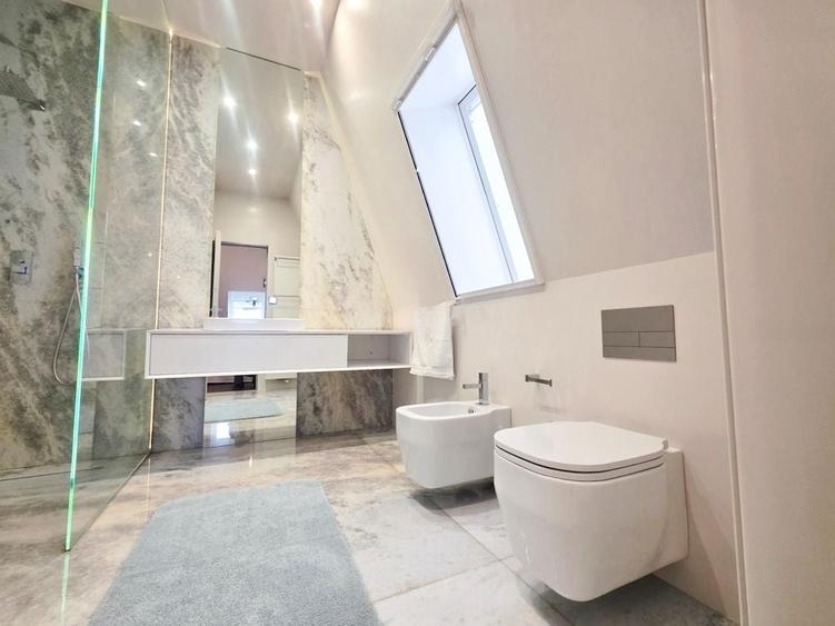 Apartament cu 4 camere decomandat, mobilat în Iancu Nicolae