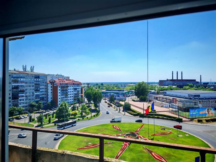 Apartament cu 2 camere decomandat în Micro 3