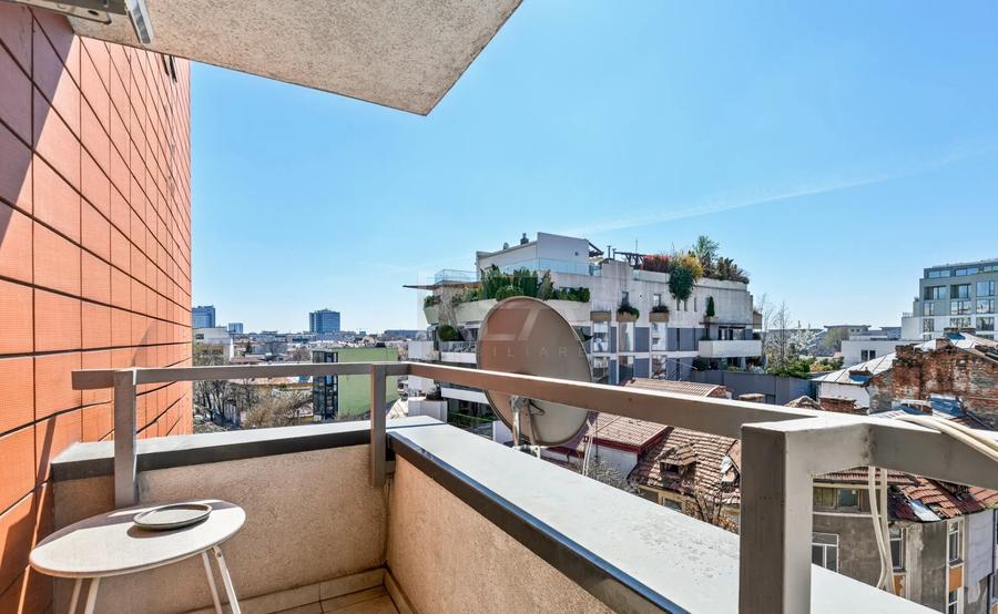 Apartament cu 3 camere semidecomandat, mobilat în Titulescu