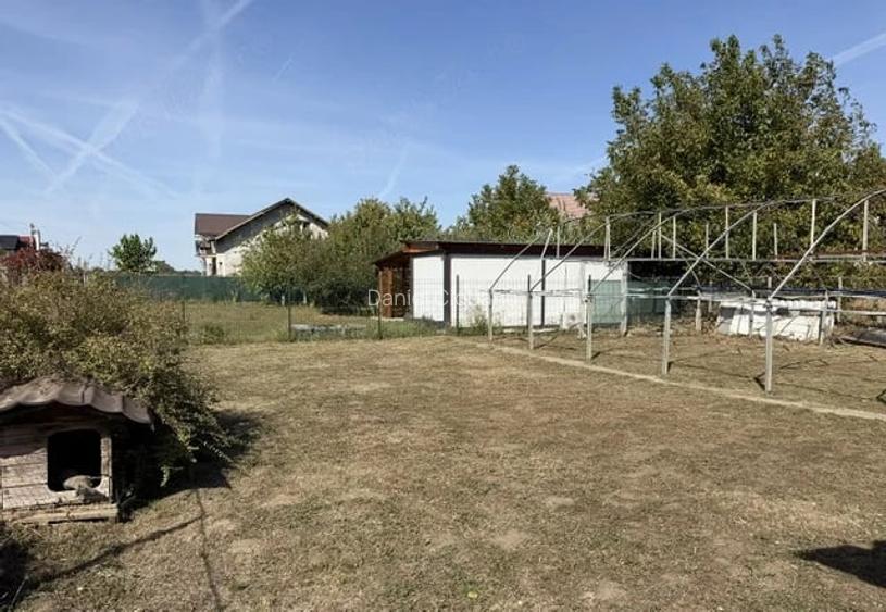 Teren 500mp, spatiu depozitare 2 cam 65mp, beci 21mp