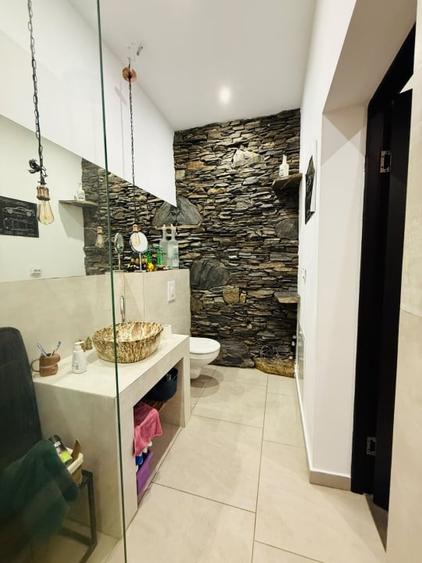 Casă individuală cu 5 camere cu Teren 1600 Mp în Cetate