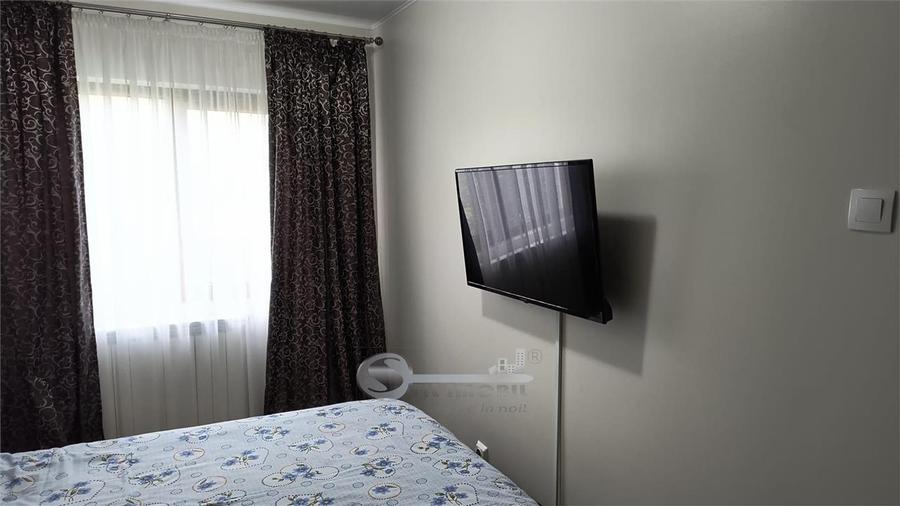 Apartament cu 3 camere nedecomandat în Podu Roș