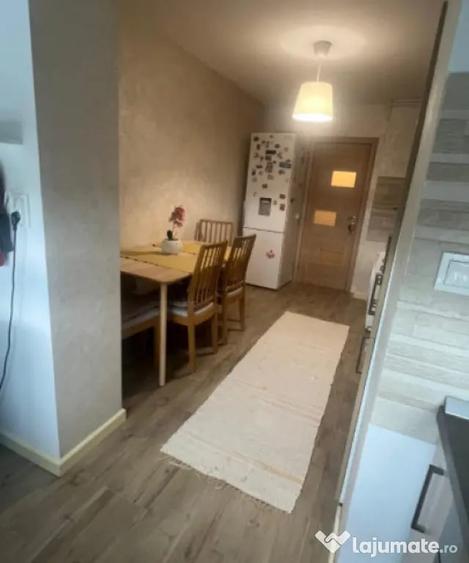 Apartament cu 2 camere decomandat în Sud