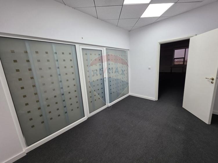 Birou, de 183.47999572754 mp, în Centrul Bancar