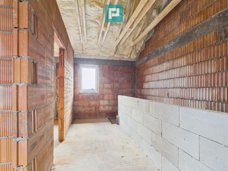 Duplex cu 4 camere cu Canalizare în Săcălaz