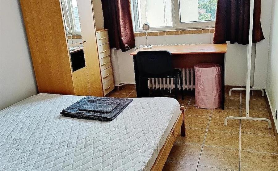 Apartament cu 4 camere semidecomandat în Ștefan cel Mare