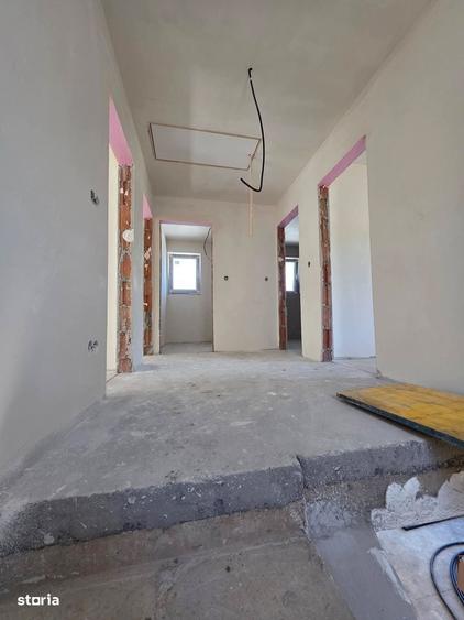 Casă cu 3 camere cu Teren 400 Mp în Central