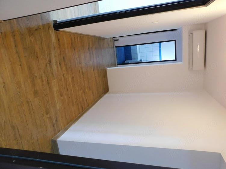 Apartament cu 3 camere decomandat în Exterior Vest